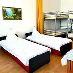 Omega Hostal