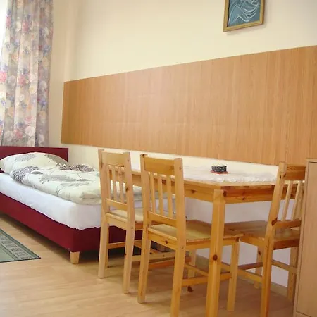 Auberge de jeunesse Omega *