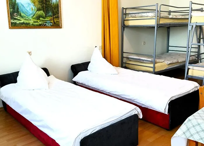 Omega بيت شباب