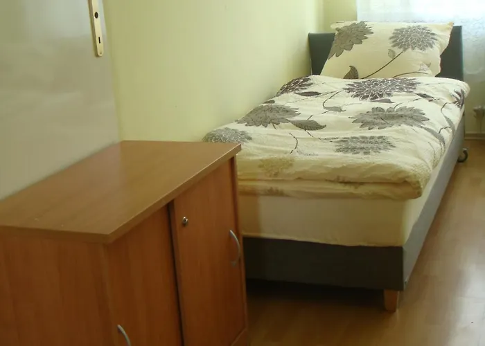 Omega بيت شباب